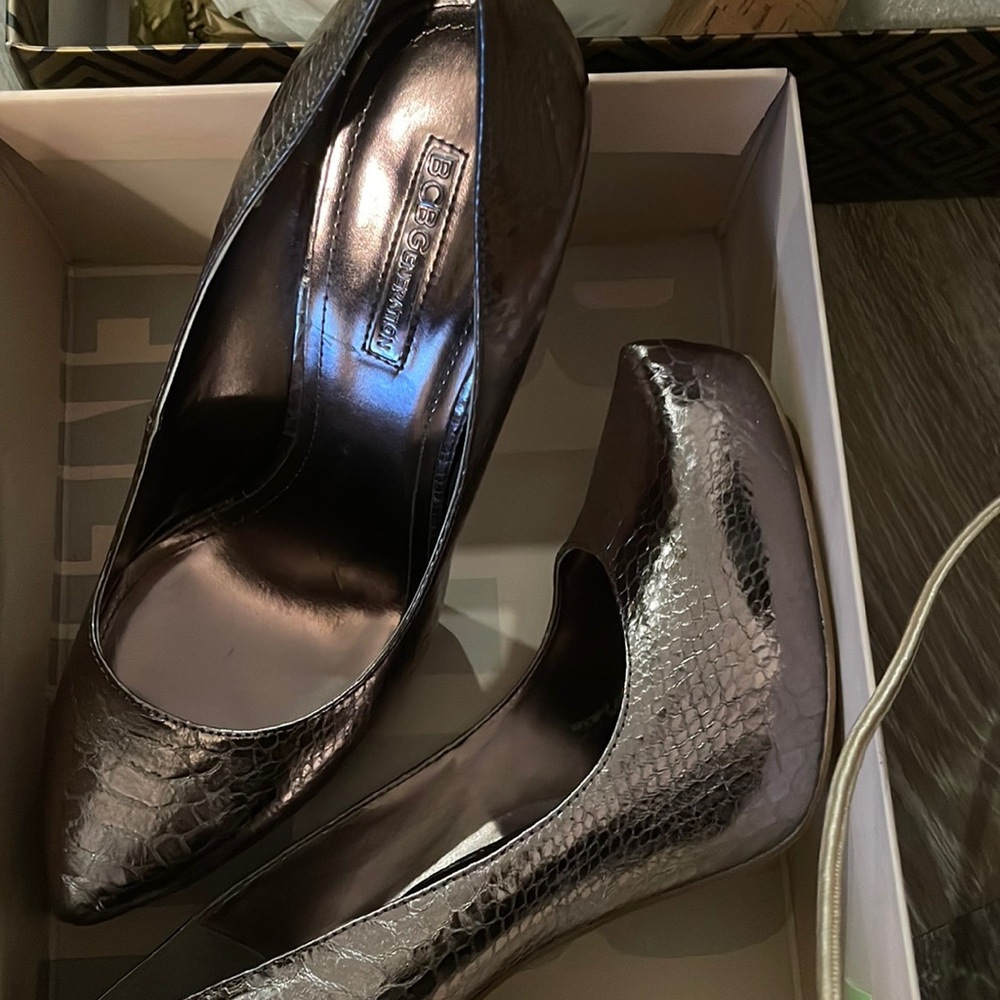 Bronze snake print pumps